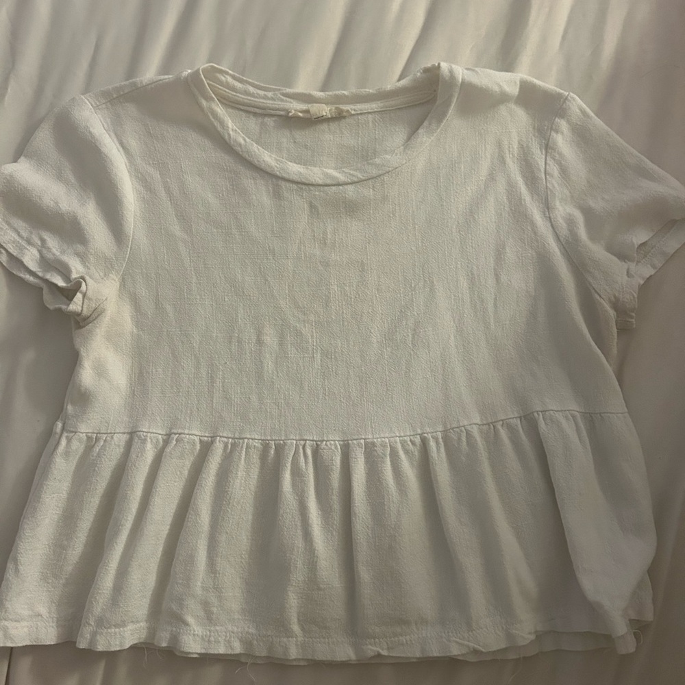 La Hearts Cream Ruffle Tee
